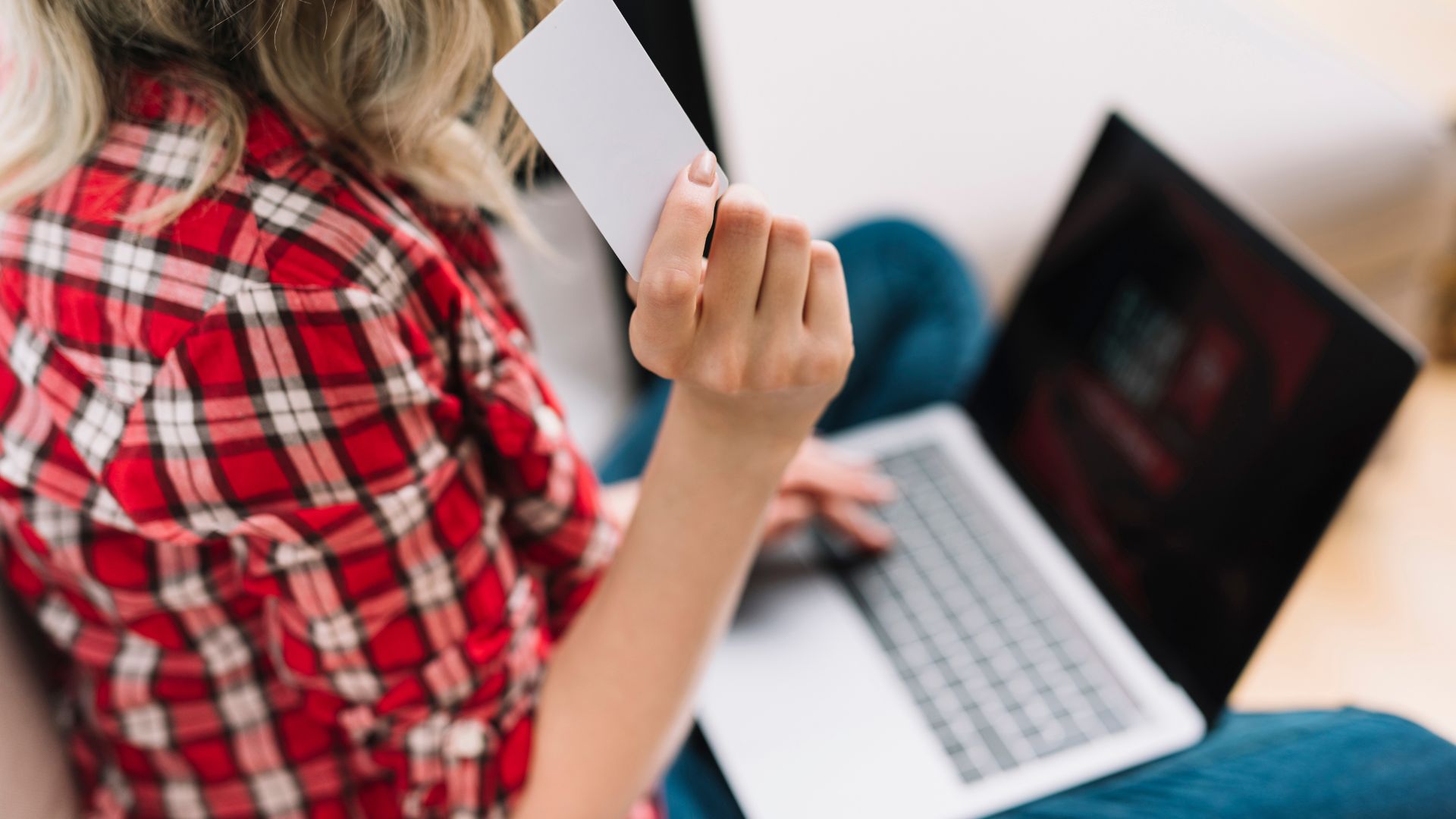 Escroqueries financières 2025 - ACPR alerte 218 nouveaux sites frauduleux liste noire