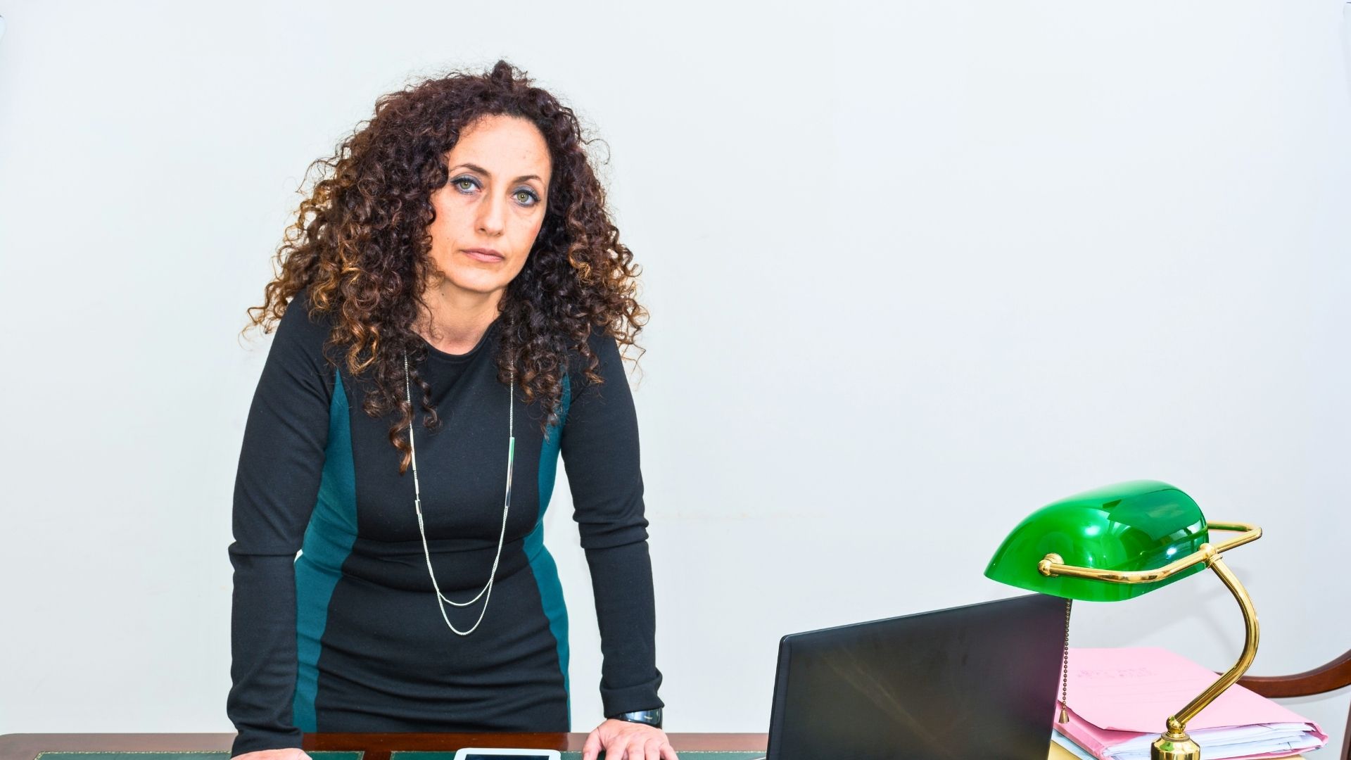 Retour de congé de maternité : réintégrer une salariée sur un poste à moindre responsabilité laisse supposer une discrimination